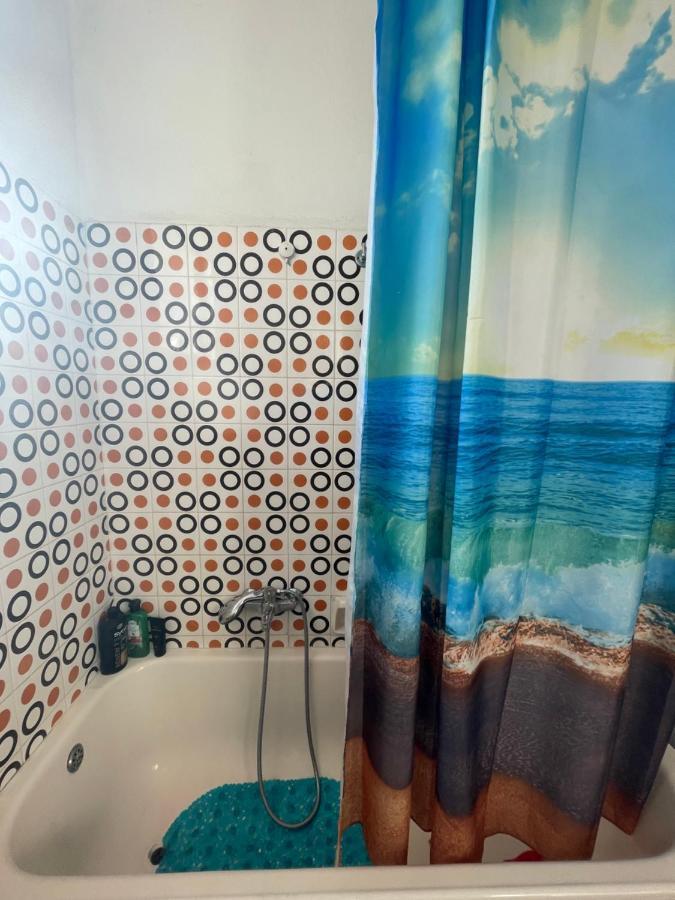 Spacious Apartment With Balconies, Ac, King Bed, Near Dt And Transports Атина Екстериор снимка