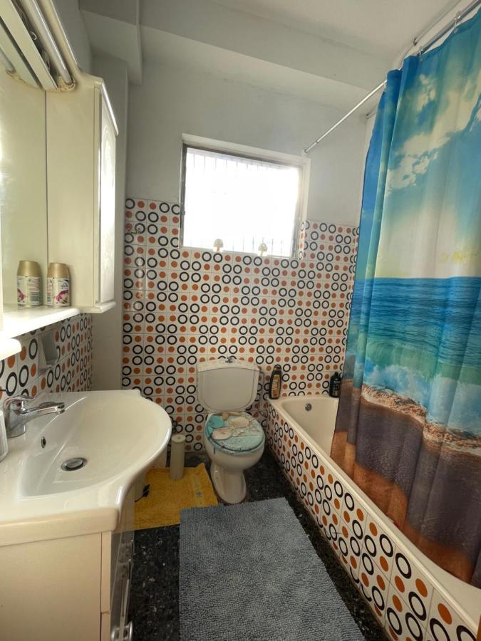 Spacious Apartment With Balconies, Ac, King Bed, Near Dt And Transports Атина Екстериор снимка